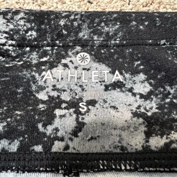 Athleta Splatter Be Free Knicker Cropped Leggings—S - Picture 11 of 12